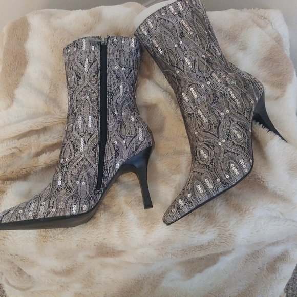 Anne Michelle Kerber Brocade Boots - Size 8 NWOB - Picture 4 of 9